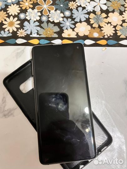 Samsung Galaxy S10, 8/128 ГБ