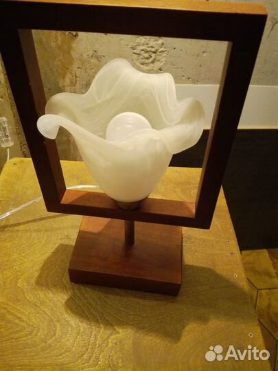 Лампа настольная