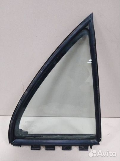 Стекло двери задней правой форточка Toyota Corolla