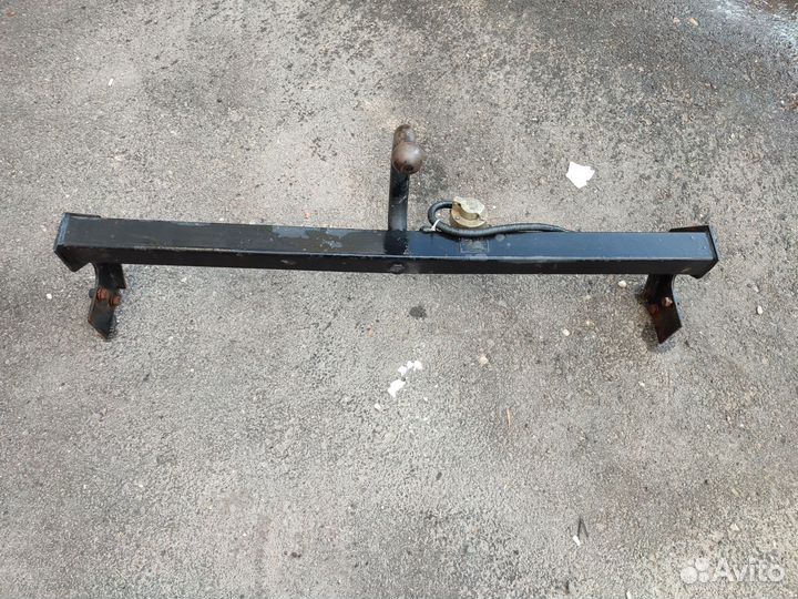 Фаркоп на ниву 21214 б/у.заводской