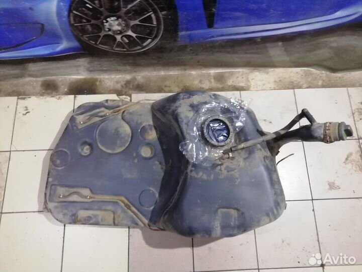 Топливный бак пластмассовый BMW 5 E34