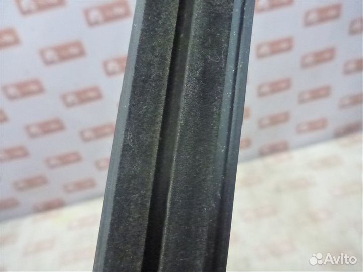 Уплотнитель стекла двери бархотка передний левый