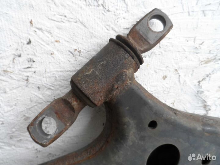 Рычаг передний левый нижний Toyota Venza GV10