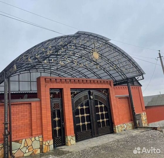 Навесы с коваными элементами