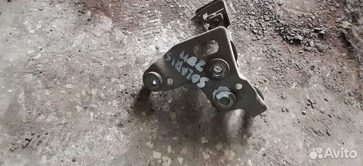 Крепление тросов кпп Hyundai Solaris 2011 1.6