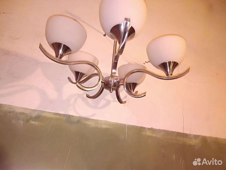 Люстра потолочная подвесная бу. На 5 лампочек