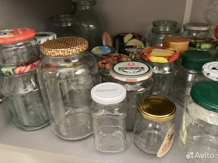 Банка стеклянная с крышками отдам