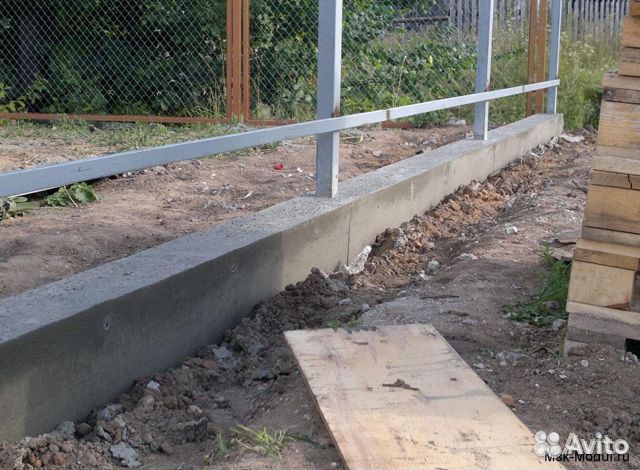 Каркас под забор на ленточном фундаменте