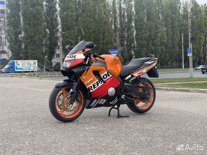 Honda cbr 600f4