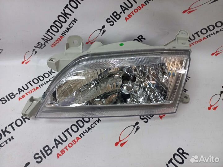 Фара левая правая toyota corona Premio 98-01