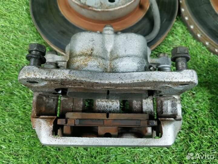 Тормоза передние Subaru Impreza GC GC8 GF GF8 G10