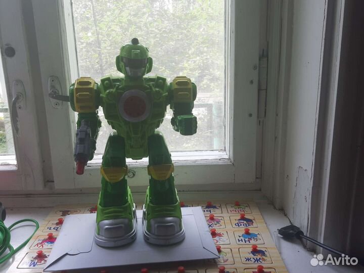 Игрушка робот