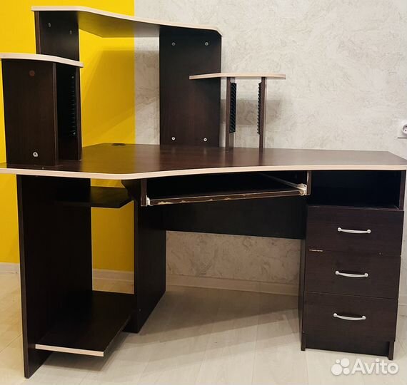 Компьютерный стол угловой с ящиками
