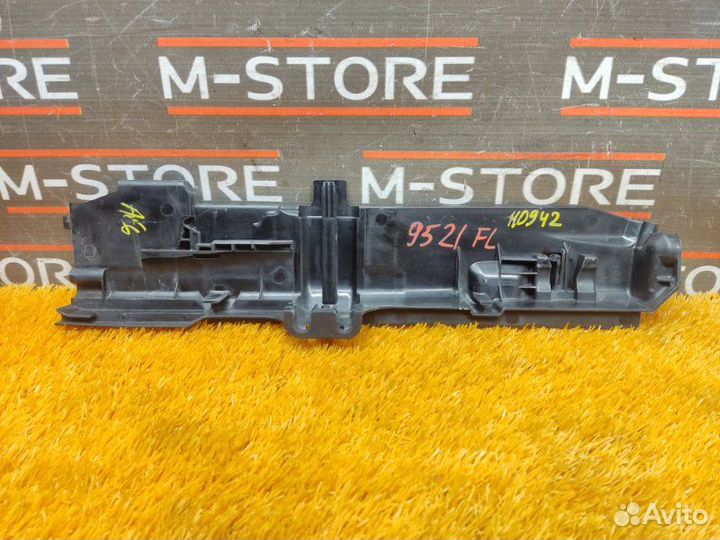 Кронштейн радиатора левый Bmw 3-Series E90 N46B20B