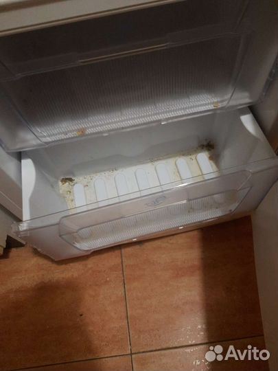 Холодильник Indesit бу