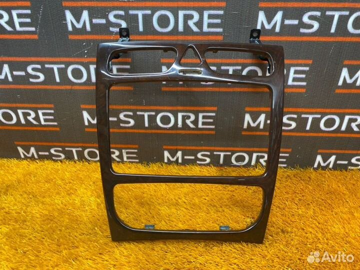 Накладка центральной консоли Mercedes-Benz C-Class