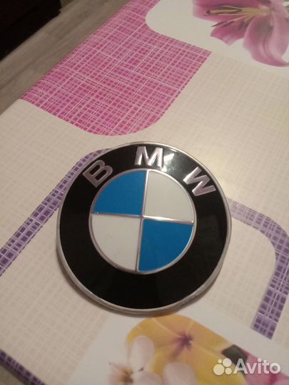 Эмблема bmw на капот