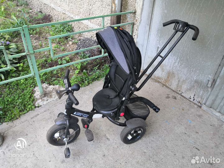 Детский велосипед с родительской ручкой