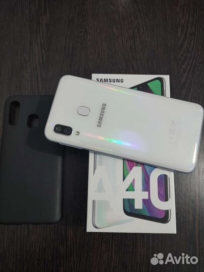 Телефон Samsung