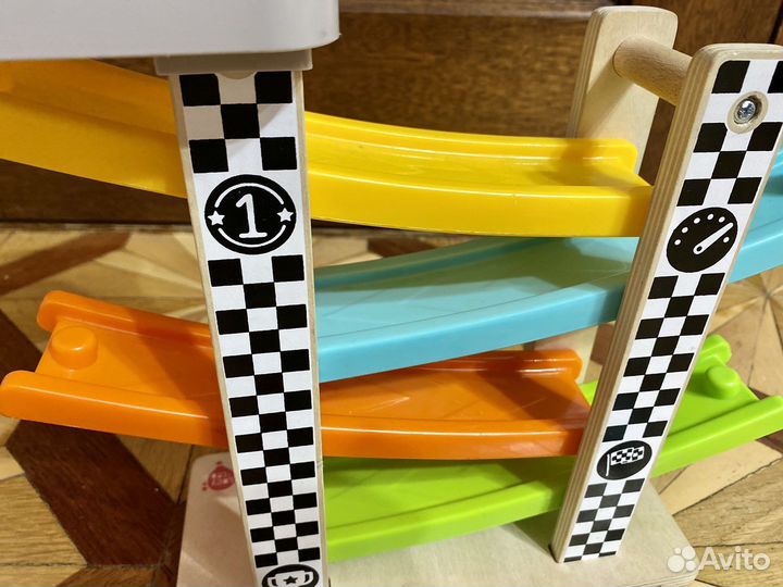 Гоночная трасса, автотрек с машинками