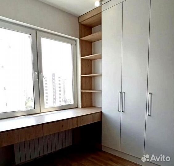 Современные шкафы распашные на заказ