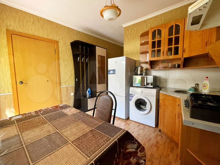 Комната 35 м², 1/3 эт.