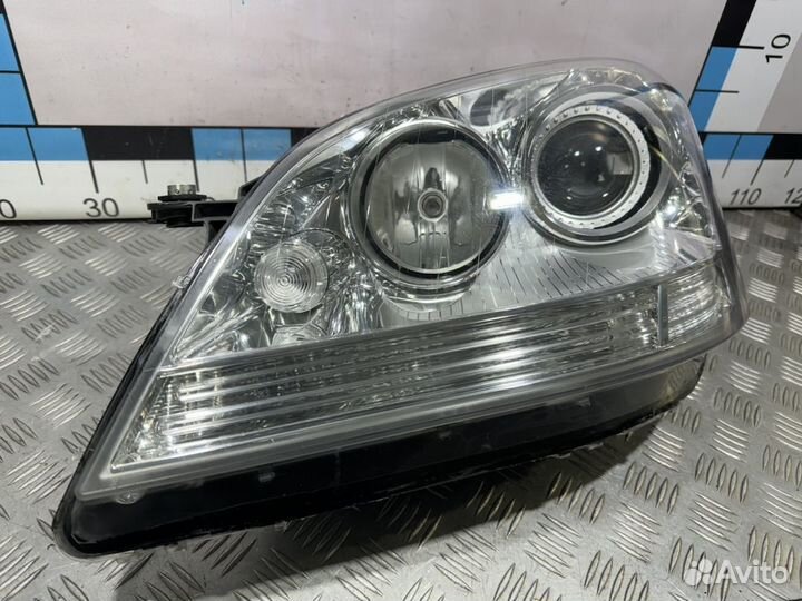 Фара левая Mercedes-Benz M-Class
