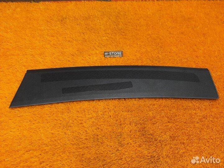 Накладка на торпеду правая Mercedes-Benz E-Class