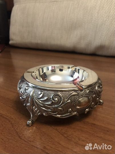 Пепельница из металла