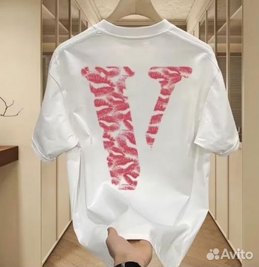 Футболка Vlone Kiss