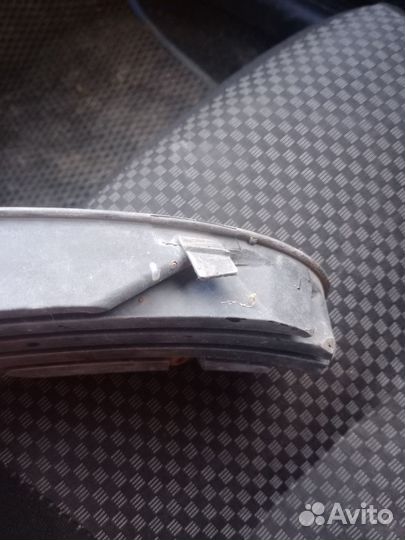 Заглушки в передний бампер Mitsubishi Carisma