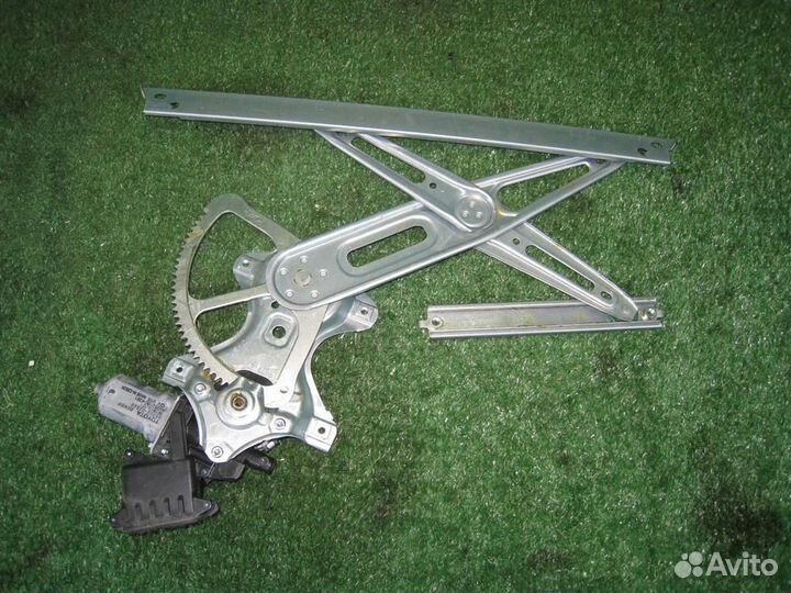 Стеклоподъемник передний левый Toyota Auris E18 2