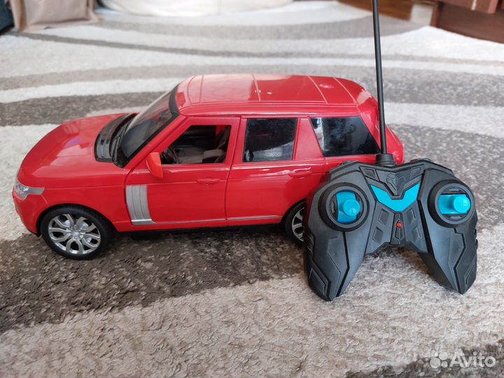 Игрушечная машина,на аккумуляторе состояние новой