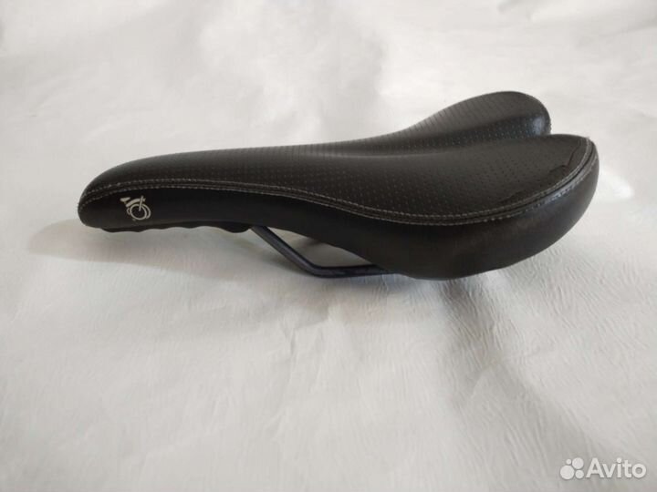 Седло для велосипеда кожаное