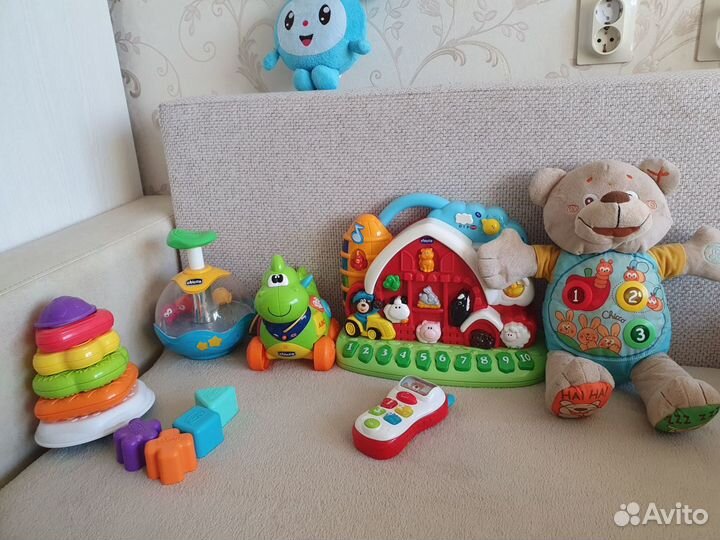 Развивающие игрушки для малышей пакетом