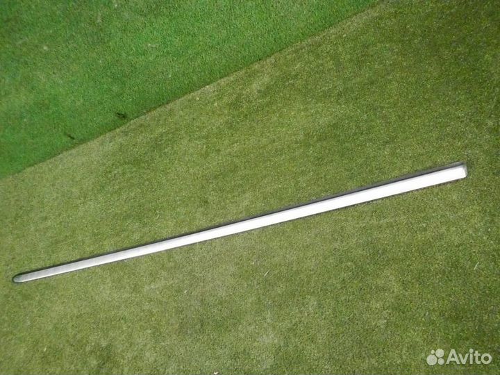 Молдинг стекла задний правый Mercedes V w447 (2014