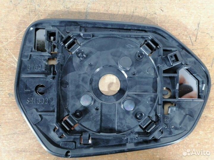 Стекло зеркала переднее левое Toyota Porte NSP141