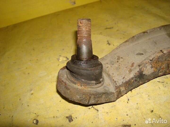 Рычаг Nissan Sunny FNB15 (Переднее Левое)