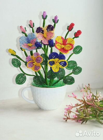 Цветы из бисера. Изделия из бисера