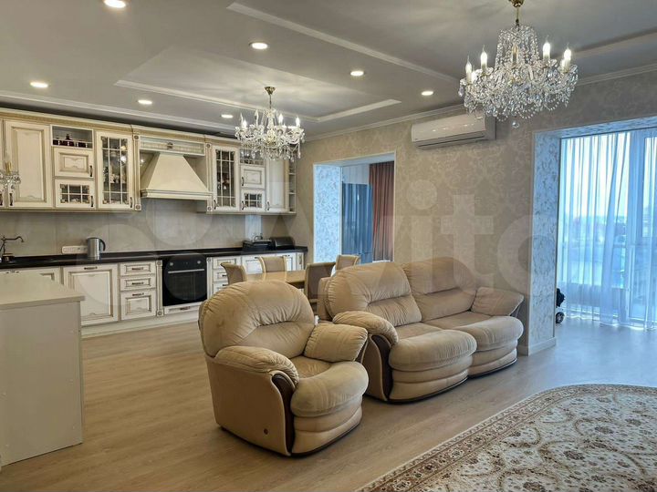 4-к. квартира, 130 м², 8/16 эт.