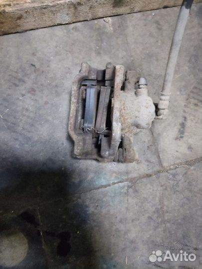 Суппорт тормозной задний правый Honda Cr-V 3