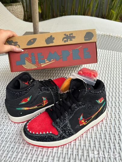 Кроссовки Nike air jordan 1 mid 38р