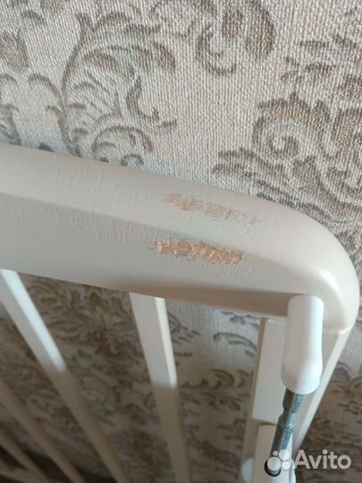 Детская кроватка с маятником