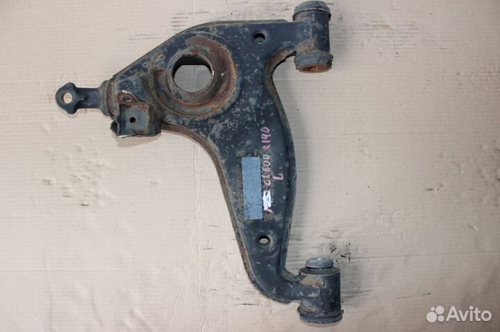 Передний нижний левый рычаг Mercedes S-Class W140