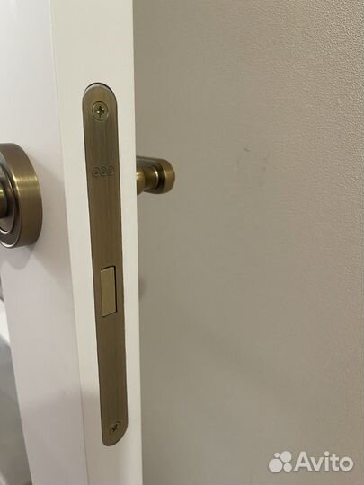 Бесшумный магнитный замок AGB Mediana Polaris WC