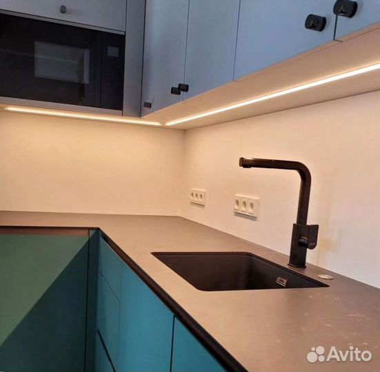 Кухня до потолка