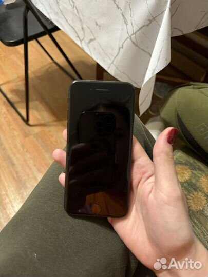 iPhone SE (2020), 64 ГБ