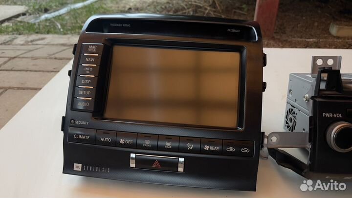 Головное устройство JBL Toyota Land Cruiser 200