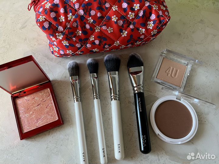 Кисти, косметика