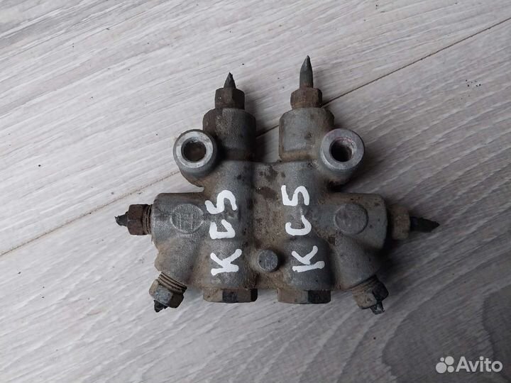 Распределитель тормозов Kia Spectra